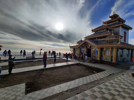 Surkanda Temple Trek